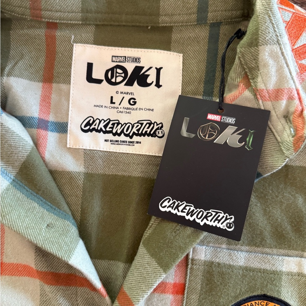 Cakeworthy flannel Loko size large NWT